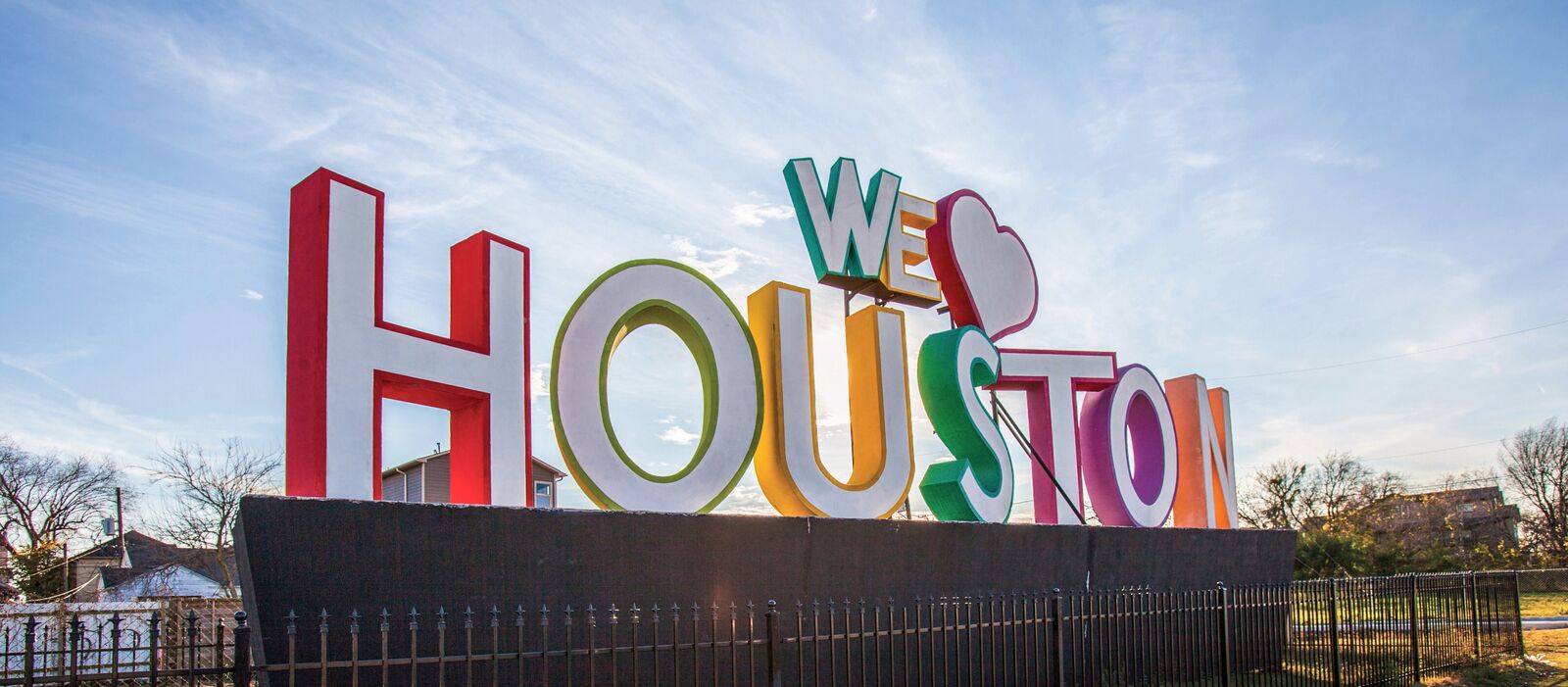 "We Heart Houston" von dem KÃ¼nstler David Adickers im Stadtkern von Houston