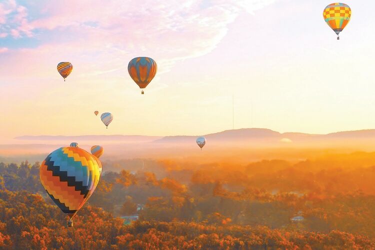 Heißluftballons am Himmel Connecticuts