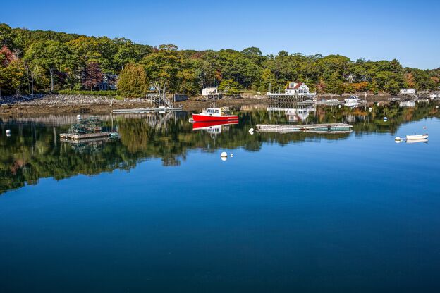 Der Hafen von Boothbay Harbor in Maine Der Hafen von Boothbay Harbor in Maine