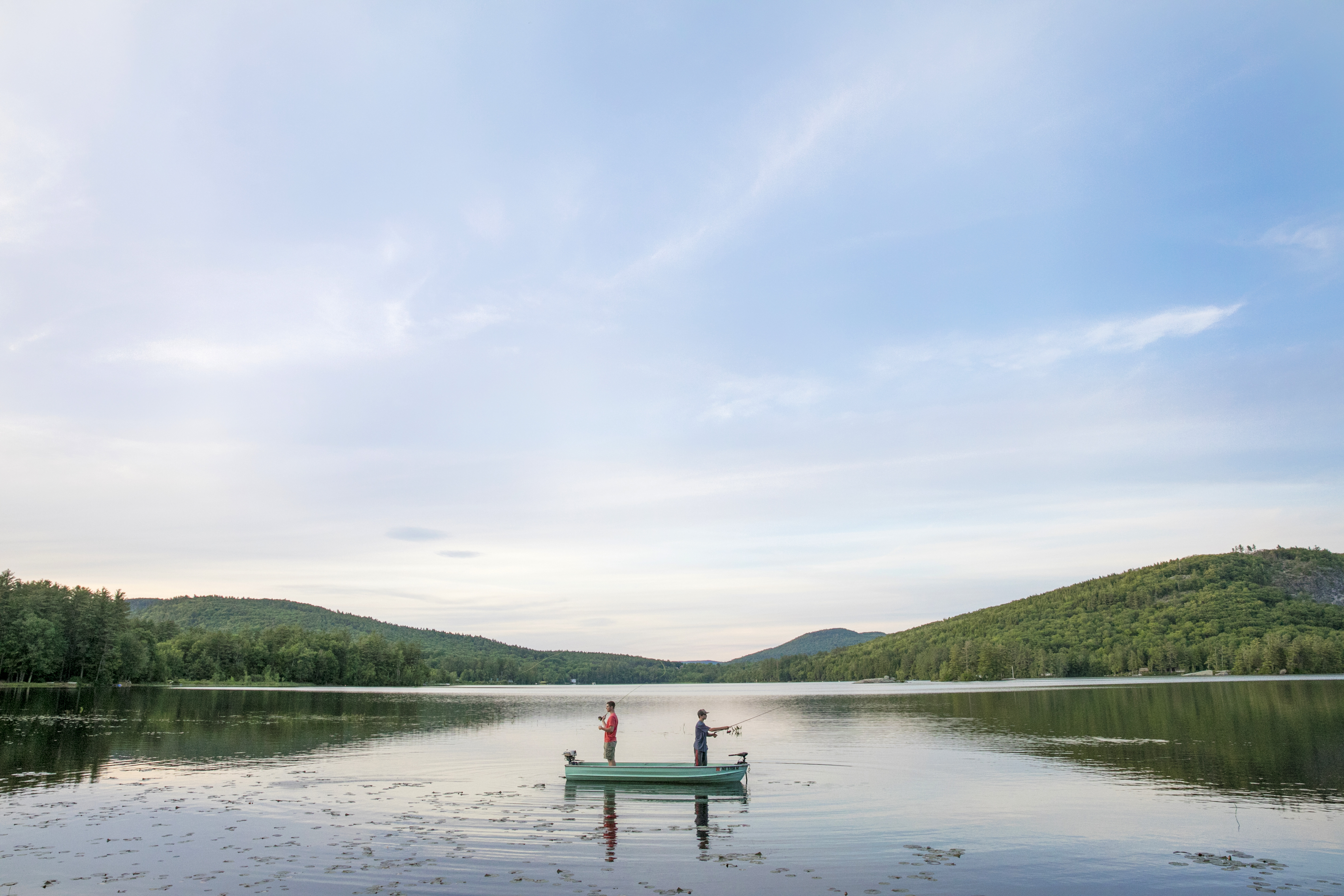 Angler am Bryant Pond in Maine