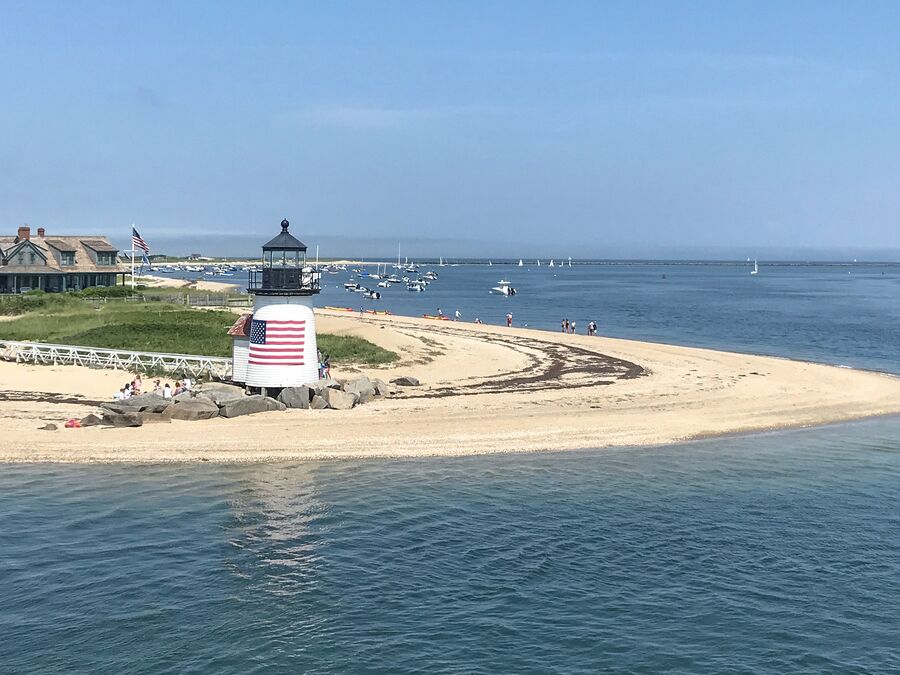 Blick auf Nantucket von einem Ausflugsboot von Hy-Line Cruises