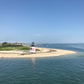 Der historische Brant Point Light Leuchtturm auf Nantucket im Bundesstaat Massachusetts