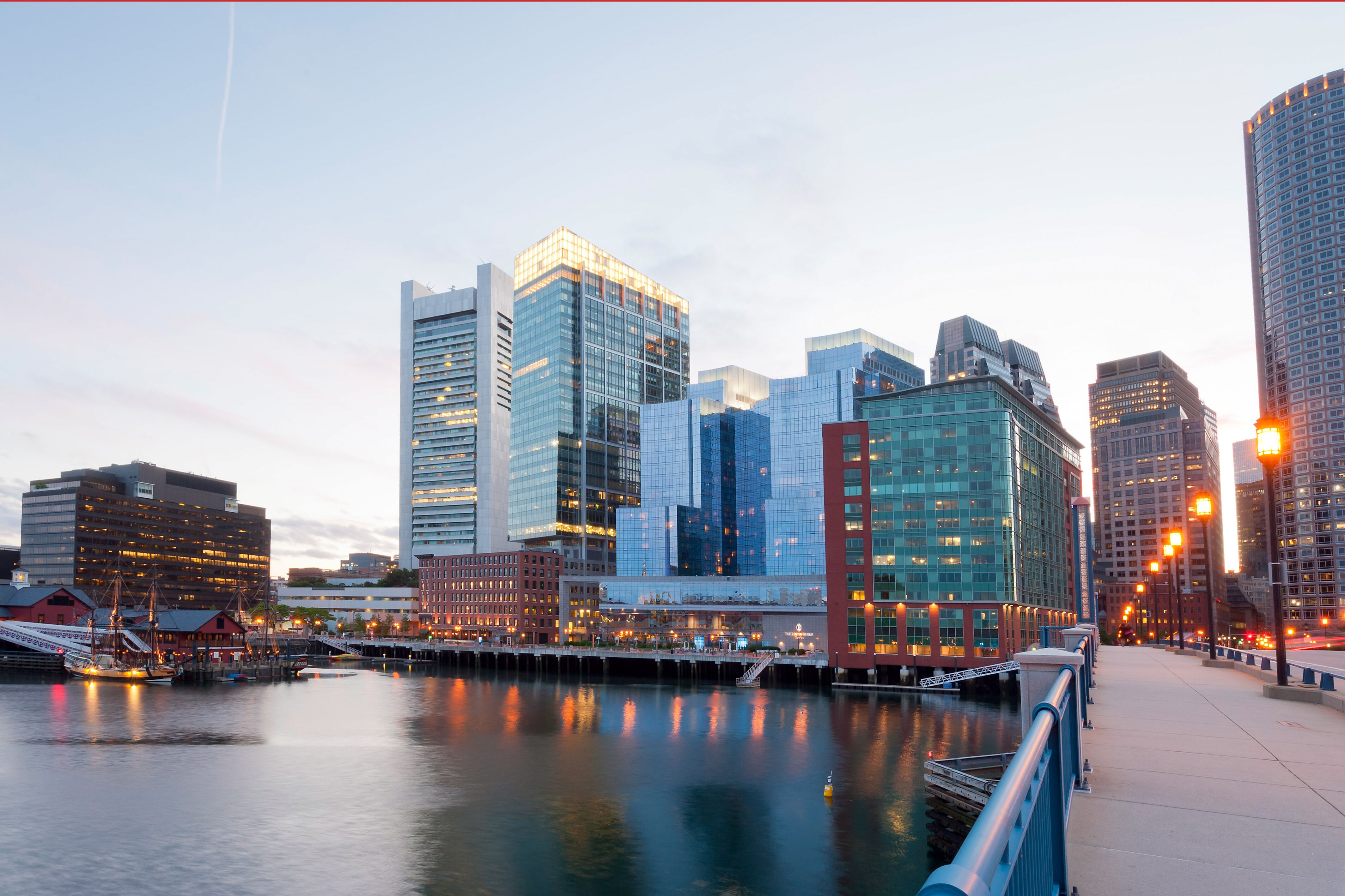 Abendstimmung Skyline und Hafen