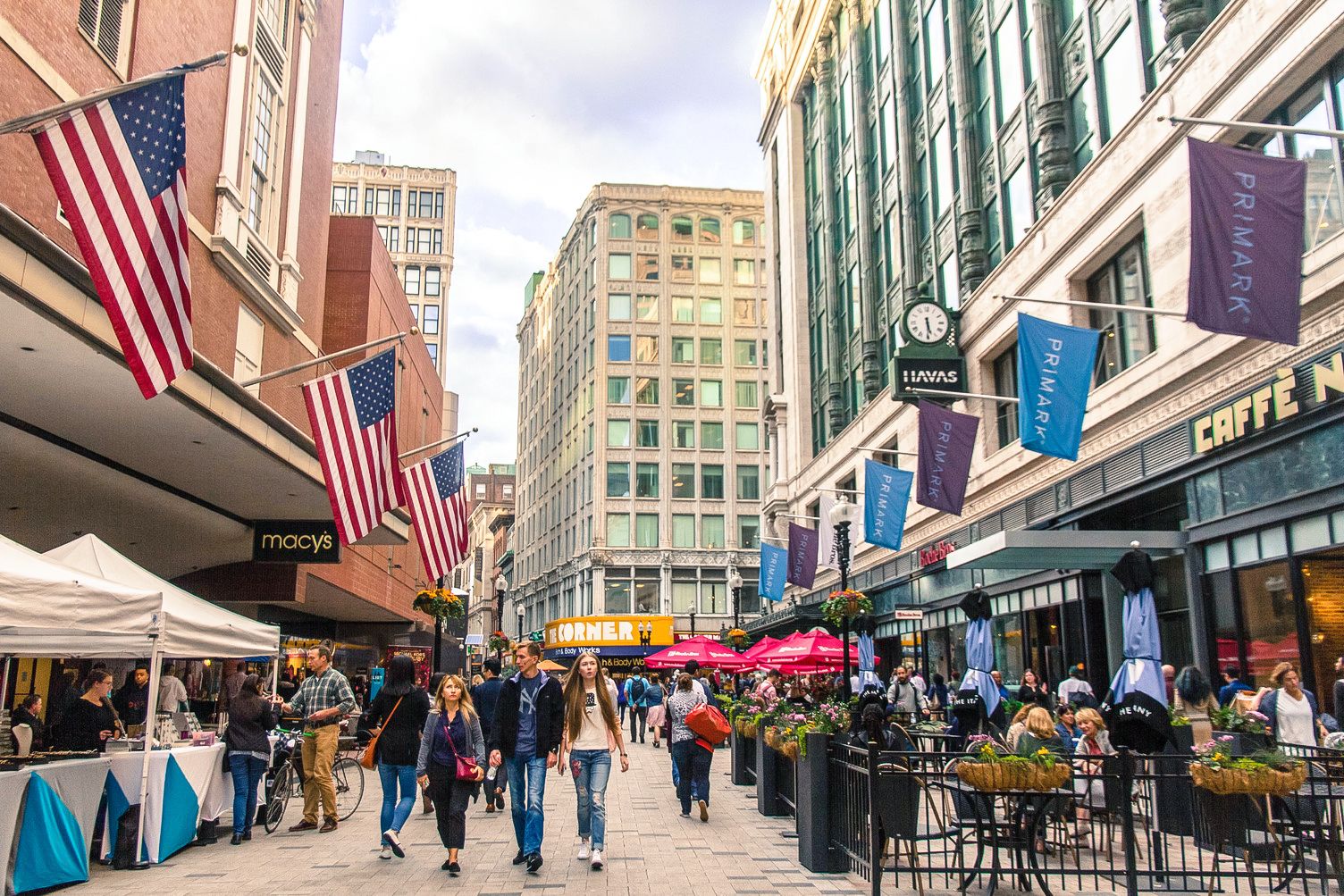 Eine EinkaufsstraÃŸe in Downtown Boston, Massachusetts