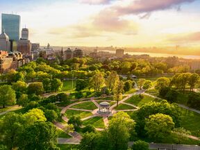 Blick auf Boston im Sonnenuntergang