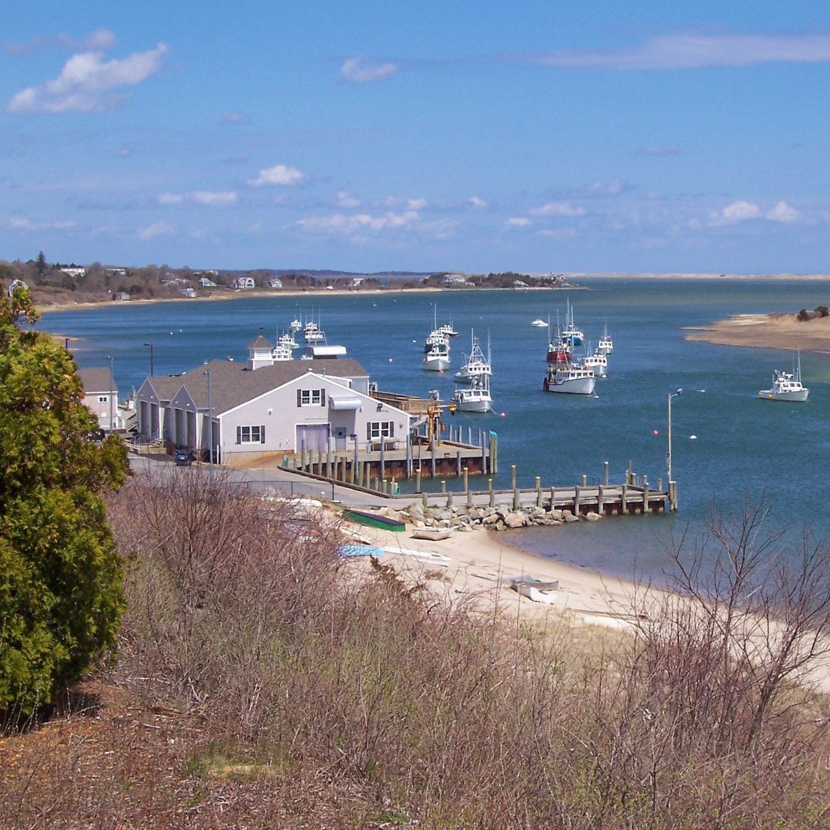 Der Hafen der Kleinstadt Chatham auf der Halbinsel Cape Cod in Massachusetts