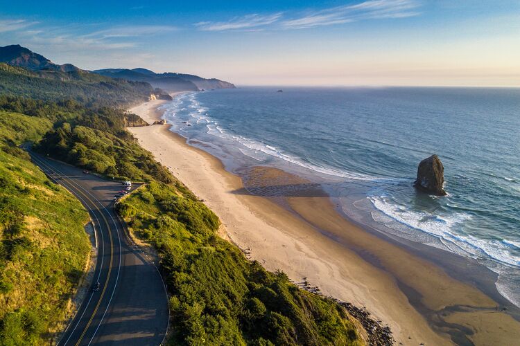 Luftbild auf den Cannon Beach in Oregon Coast