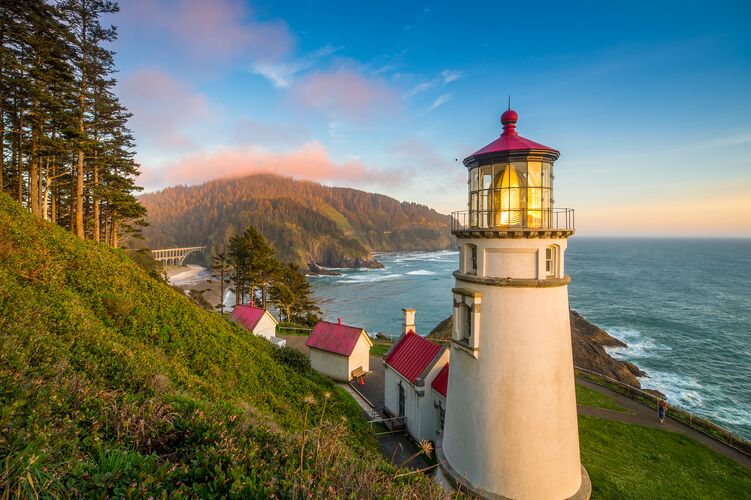 Leuchtturm in idyllischer Kullisse am Oregon Coast in Oregon im pazifischen Nordwesten