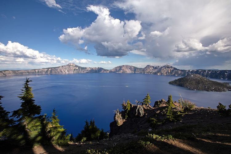 Der strahlend blaue Crater Lake