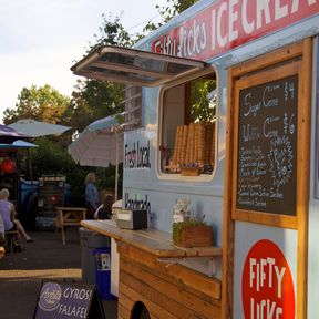 Food Carts in Southeast Belmont, Portland