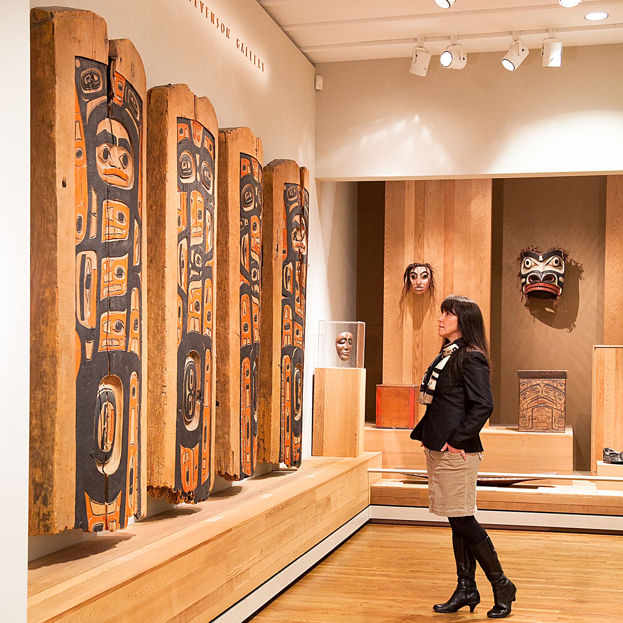 Deana Dartt Curator of Native American Art im Portland Art Museum, Oregon