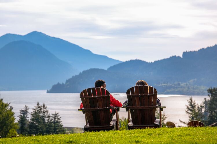 Idyllische Aussicht auf romantische Berge in Stevenson, Washington State