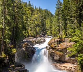 Der Silver Falls Wasserfall im Mount Rainier National Park in Washington