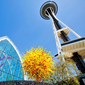 Chihuly Garden and Glass und die Space Needle