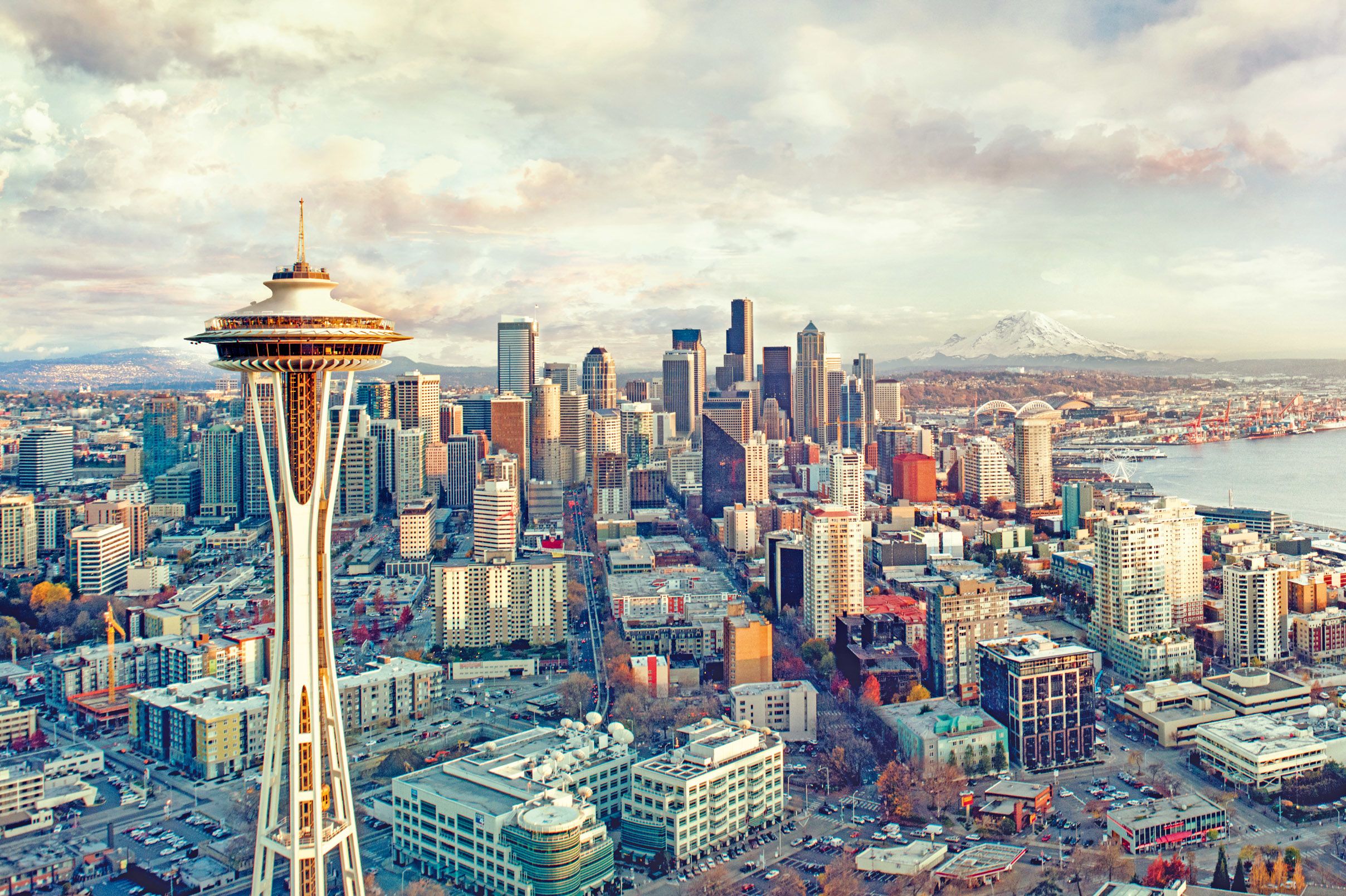 Blick auf die Space Needle und die Skyline