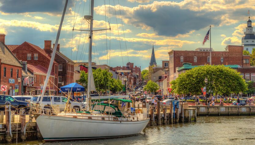 Der Hafen von Annapolis in Maryland bei Sonnenuntergang Der Hafen von Annapolis in Maryland bei Sonnenuntergang