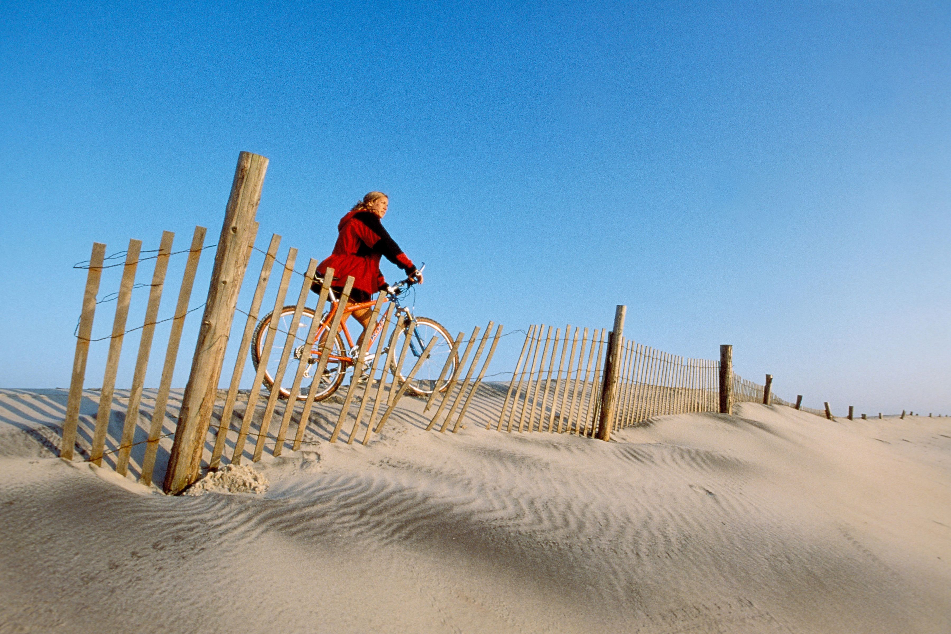 regionen/usa/ostkueste/capital-region/maryland/allgemein/fahrradfahrer-assateague-duene.cr3599x2399-0x0