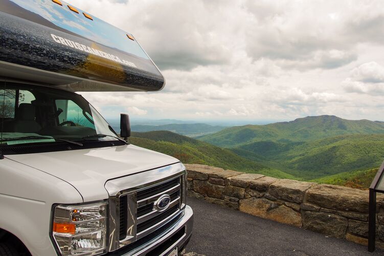 Traumhafte Ausblicke im Shenandoah Nationalpark in Virgina bei der Fahrt mit dem Wohnmobil