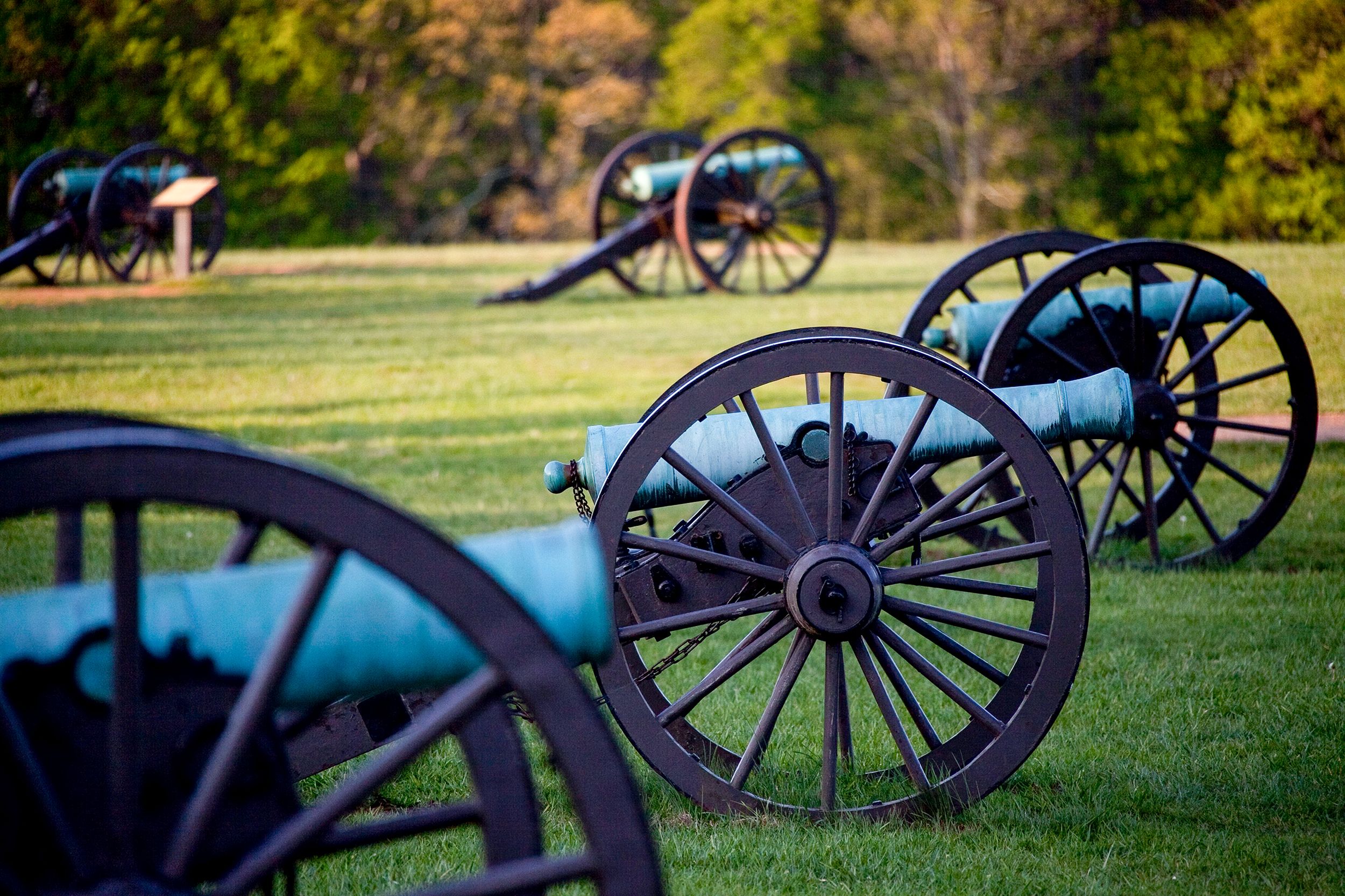 Historische Kanonen im Manassas National Battlefield Park in Virginia