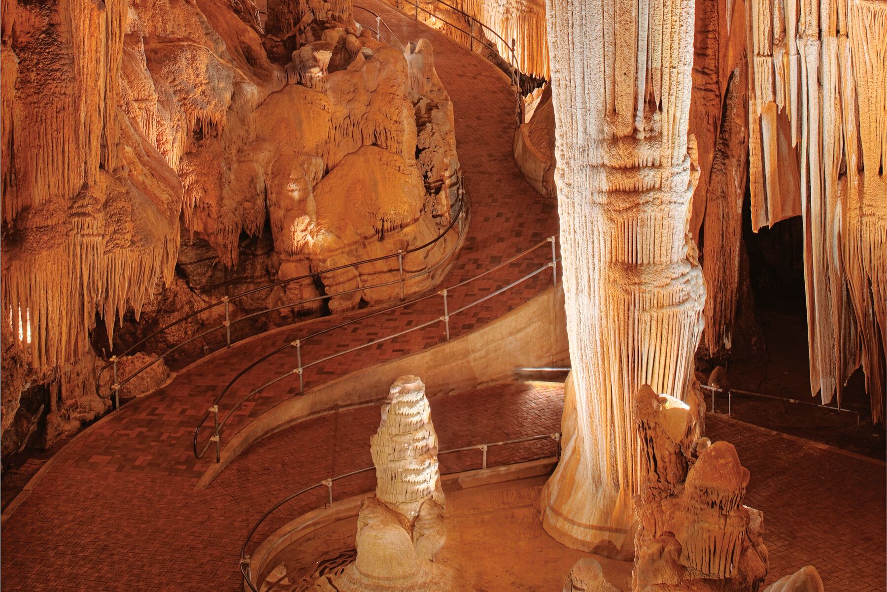 Beeindruckende Tropfsteinhöhle Luray Caverns