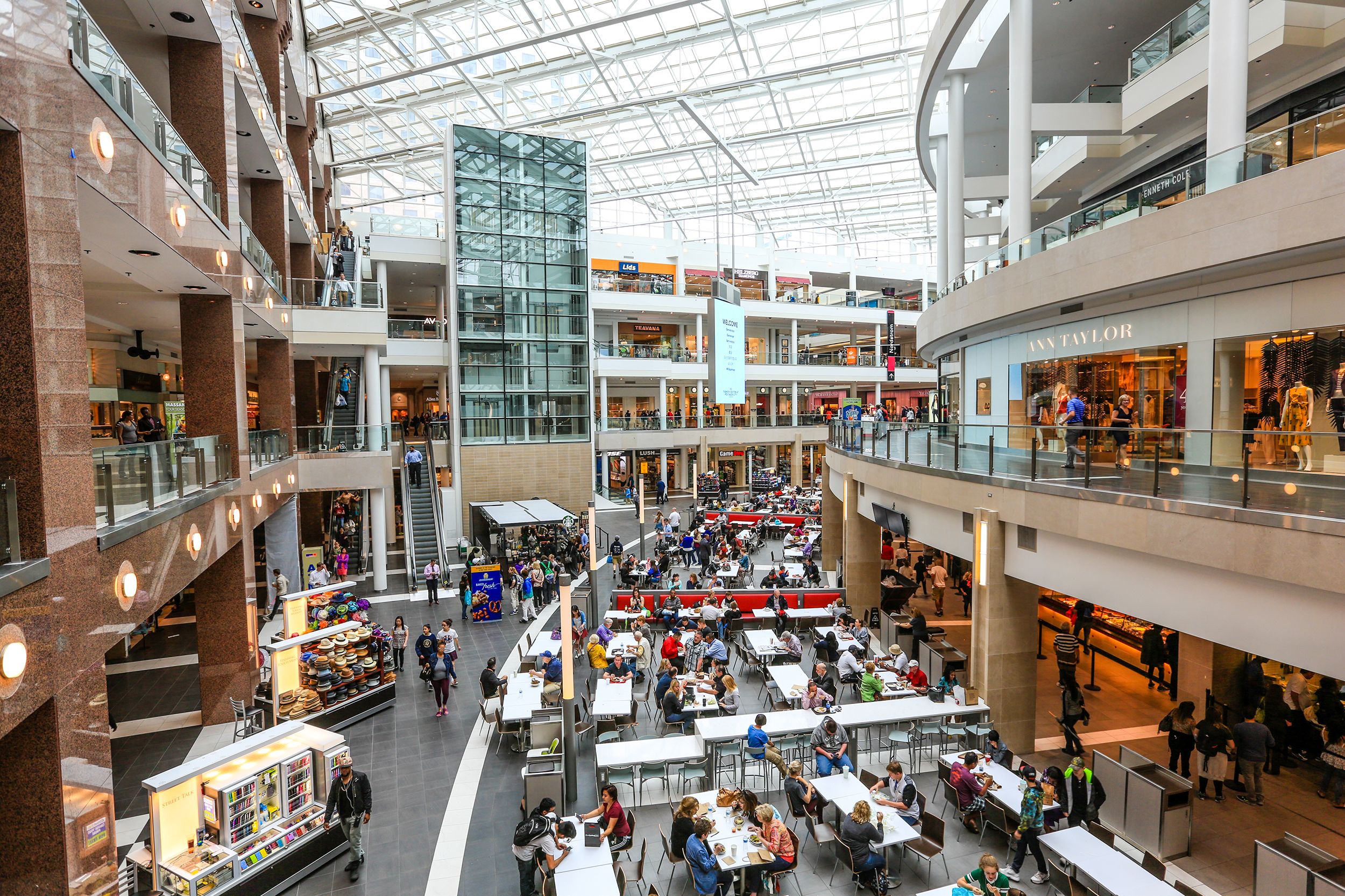 Das Fashion Centre at Pentagon City in Arlington, Virginia