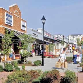 DED Leesburg Corner Premium Outlets