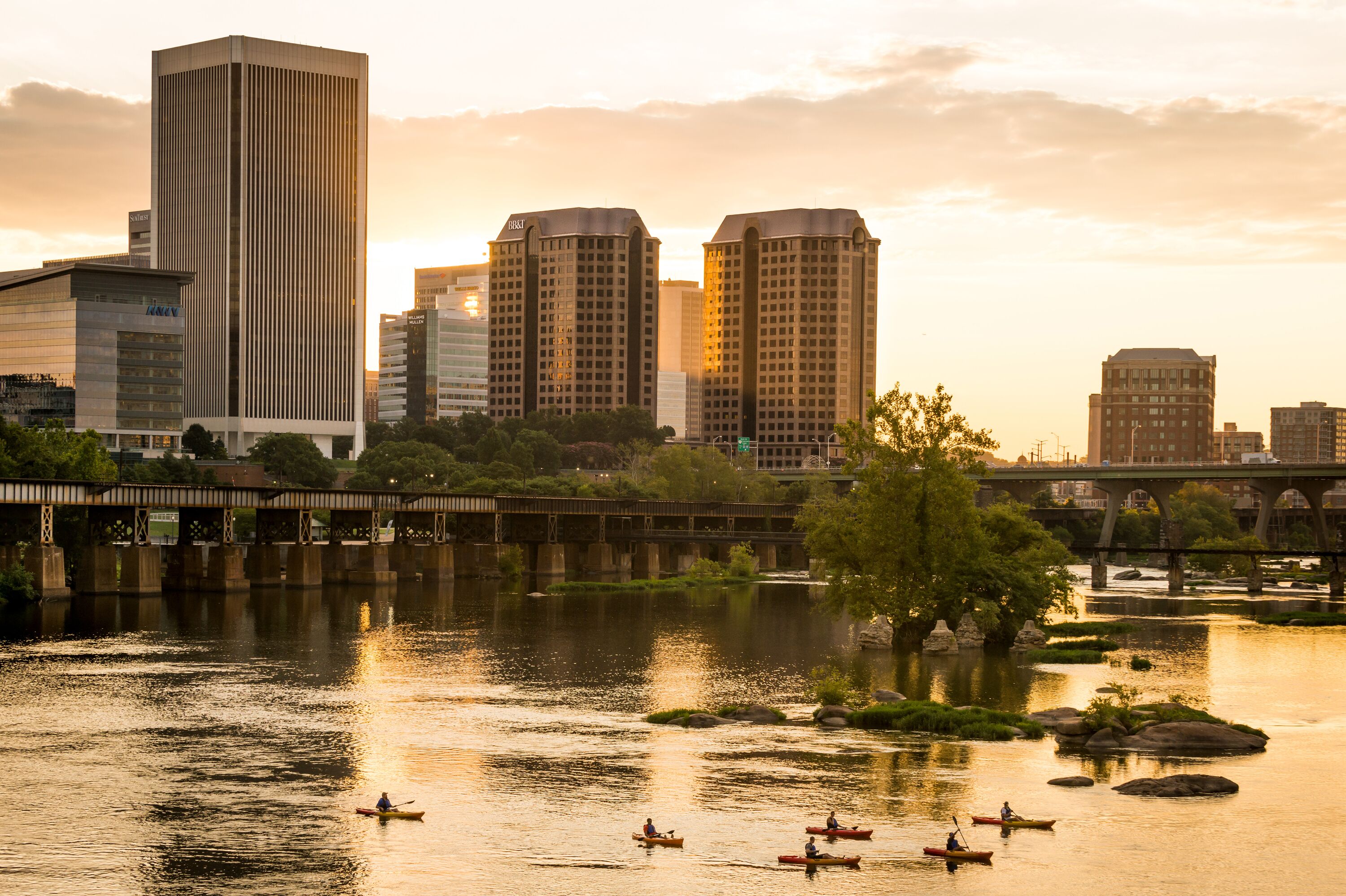 Kajaks auf dem James River in Richmond, Virginia