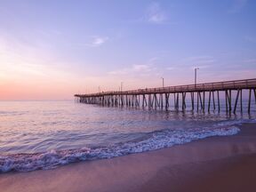 Violetter Sonnenuntergang am Virginia Beach