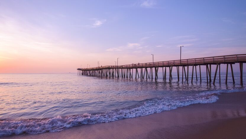 Violetter Sonnenuntergang am Virginia Beach