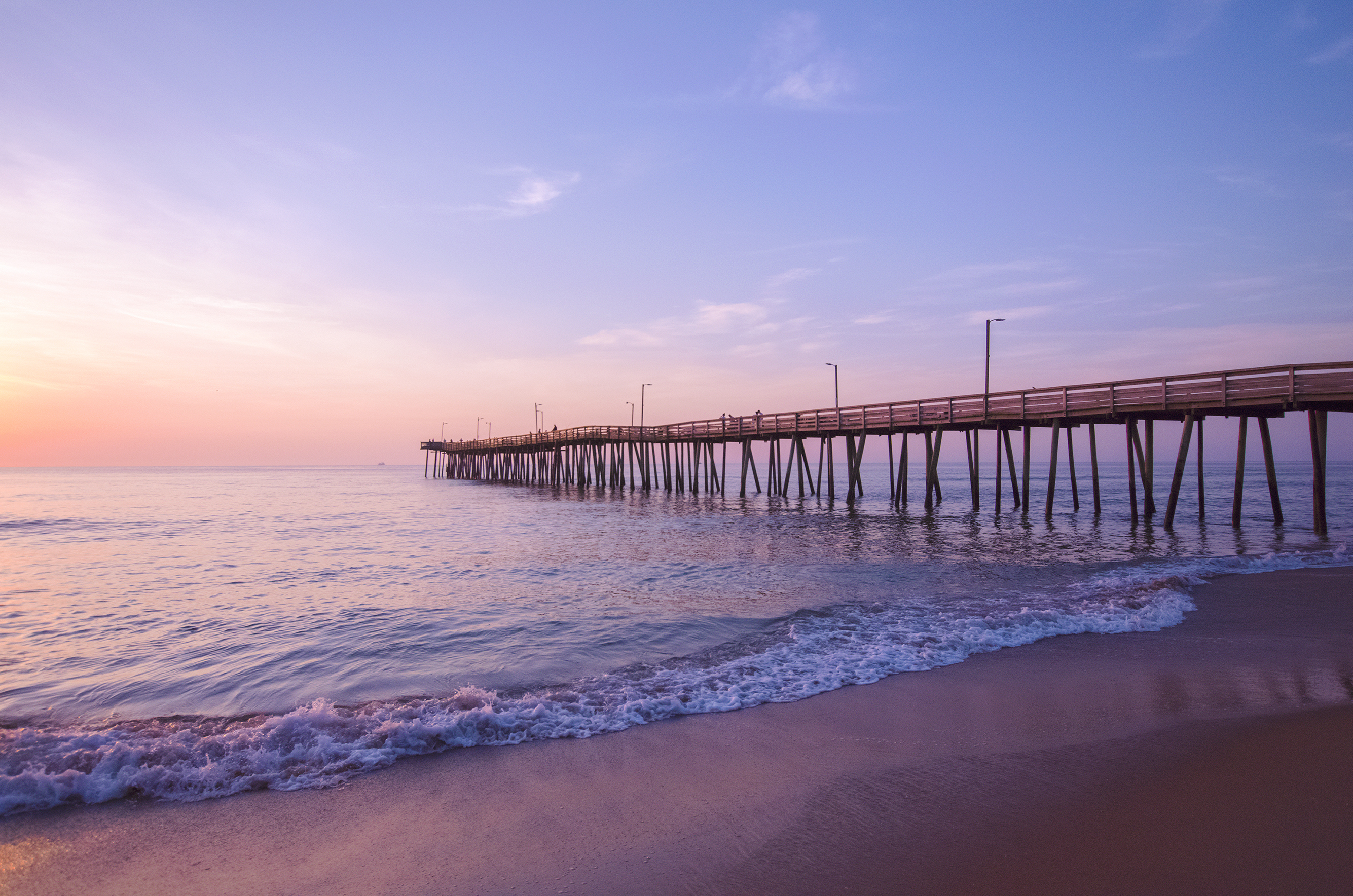 Violetter Sonnenuntergang am Virginia Beach