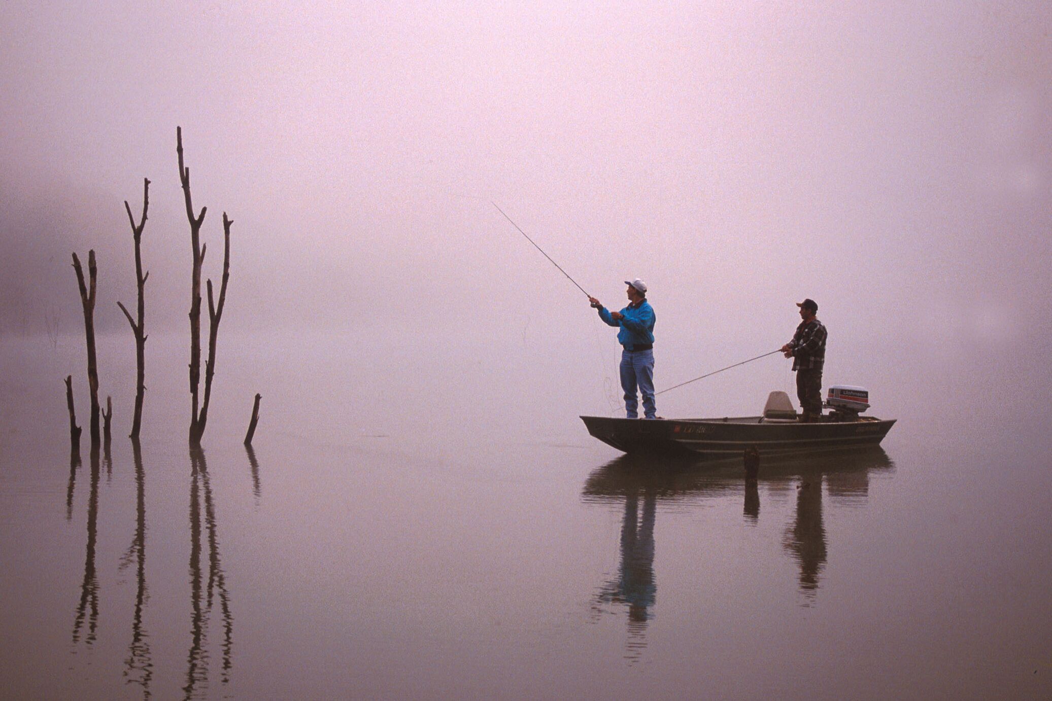 regionen/usa/ostkueste/capital-region/virginia/west-virginia/boot-angler-nebel.cr2073x1382-0x0