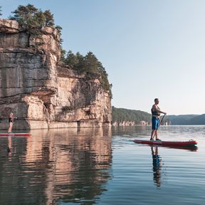 Stand Up Paddling auf dem Summersville Lake in West Virginia