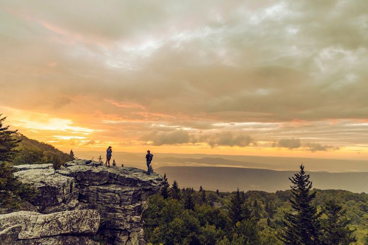Eine Wanderung durch das traumhafte West Virginia bei Sonnenuntergang