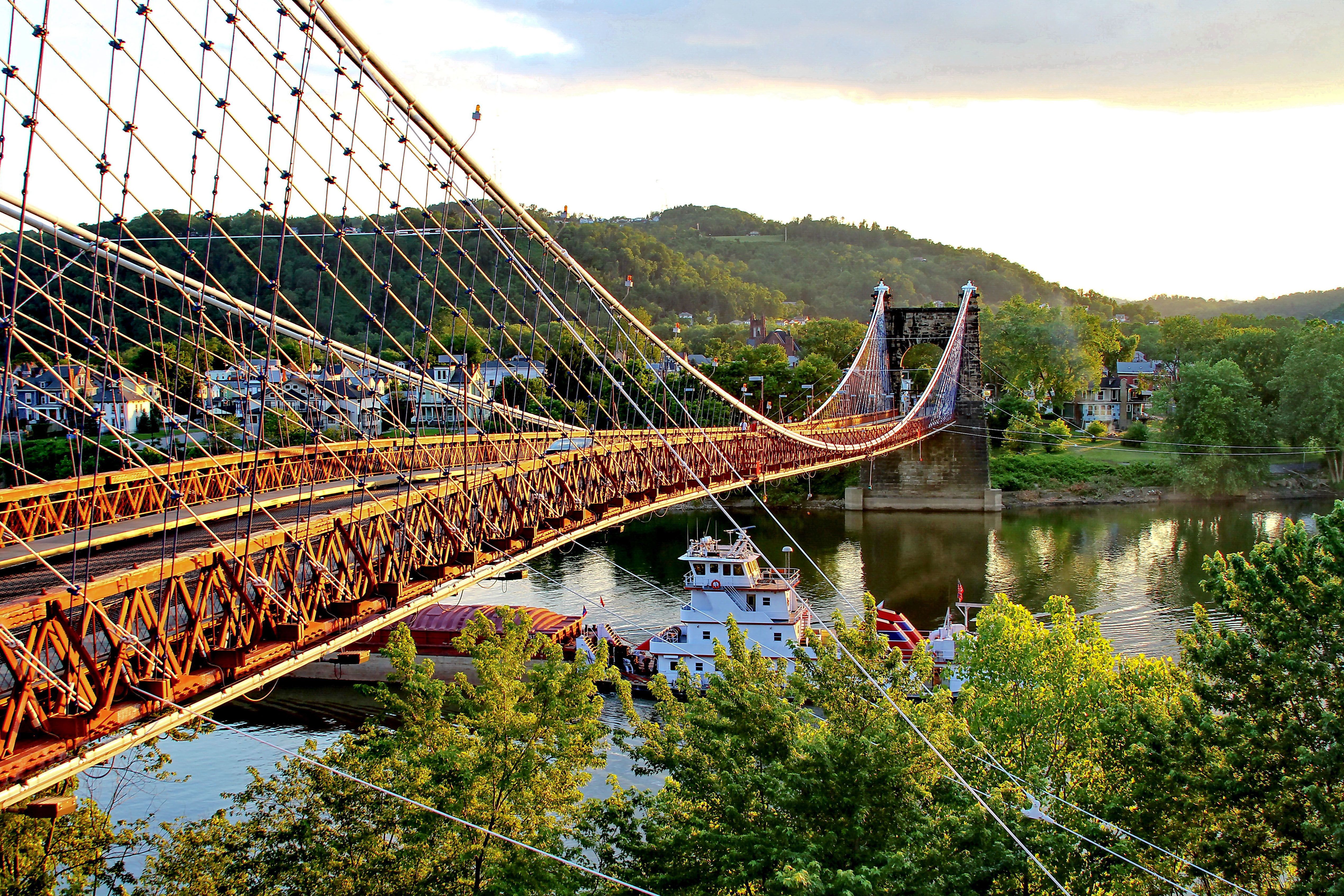 Die Suspension Bridge in Wheeling, West Virginia