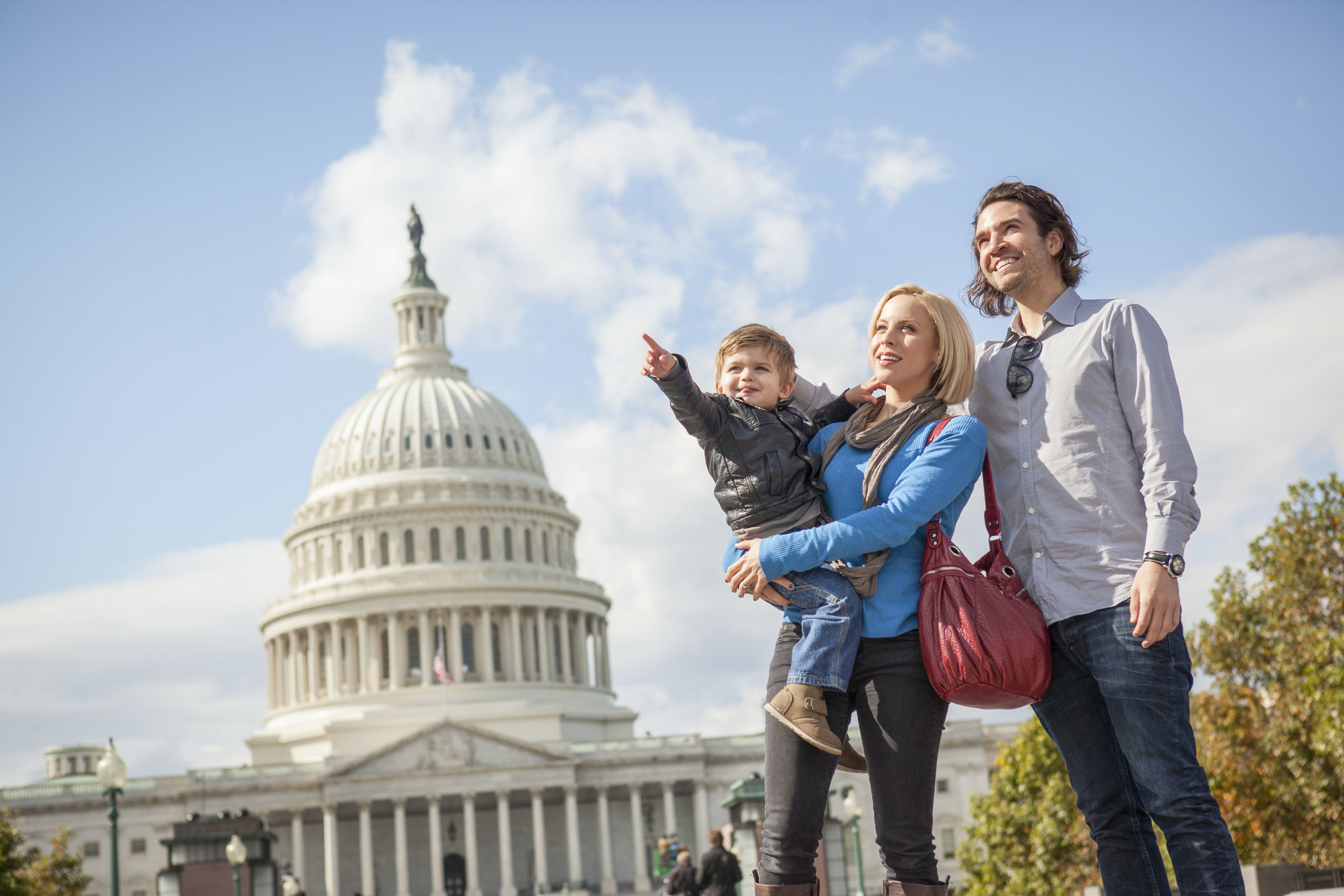 Eine Familie vor dem Kapitol in Washington D.C