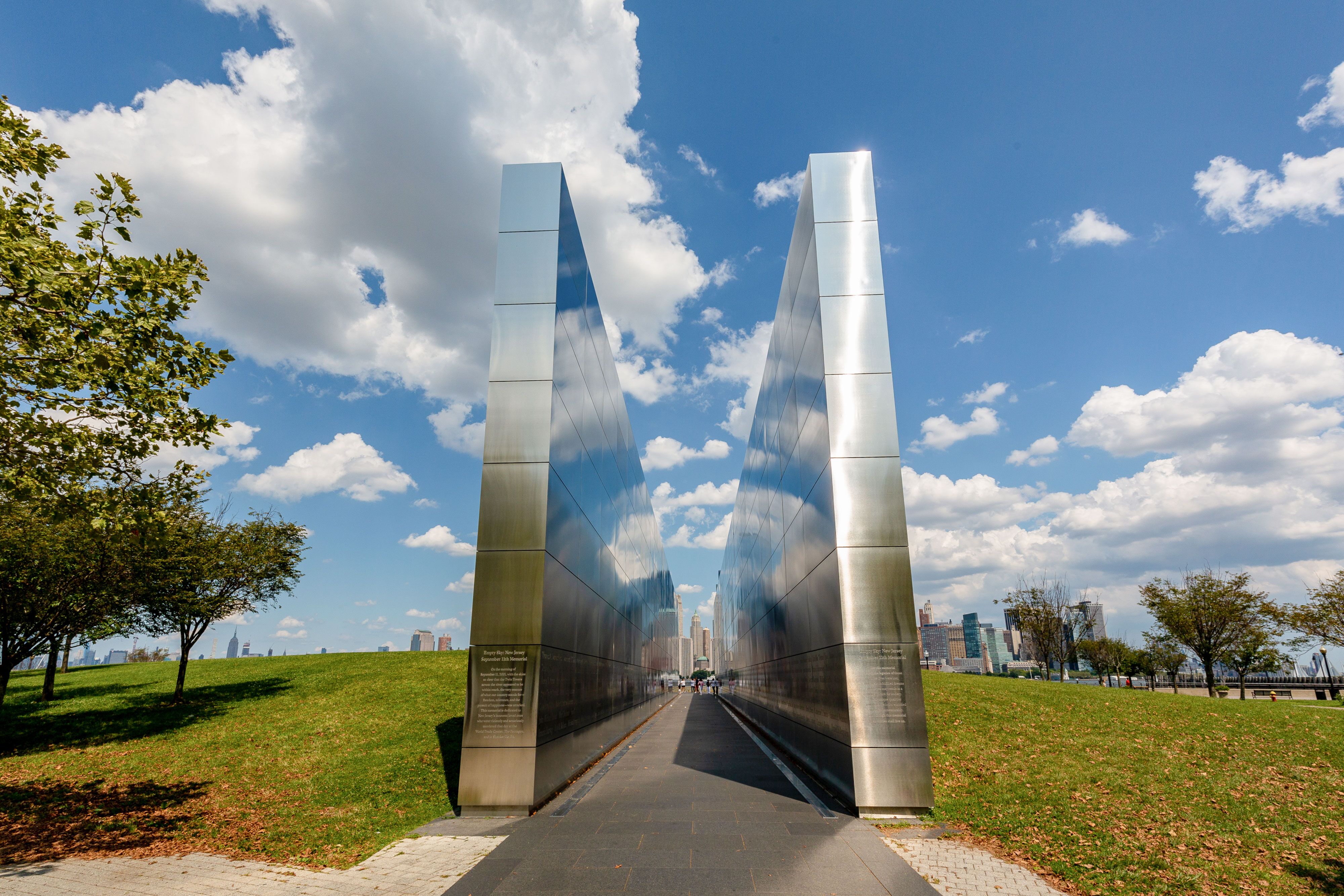 Empty Sky Denkmal im Liberty State Park in New Jersey