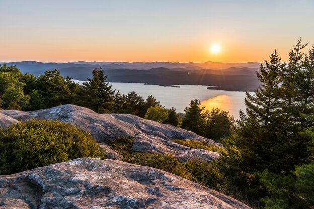 Blick vom Buck Mountain auf den Lake George im US-Bundesstaat New York Blick vom Buck Mountain auf den Lake George im US-Bundesstaat New York
