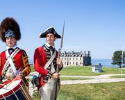 regionen/usa/ostkueste/new-york-state/allgemein/fort-niagara-historic-soldiers.cr4500x1971-0x0 regionen/usa/ostkueste/new-york-state/allgemein/fort-niagara-historic-soldiers.cr4500x1971-0x0