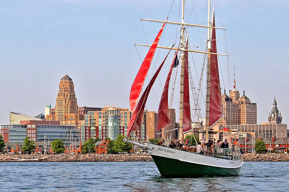 Segelschiff auf dem Lake Erie vor Buffalo City