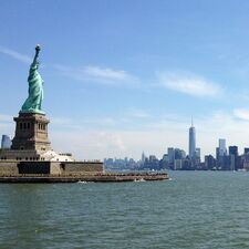 regionen/usa/ostkueste/new-york/allgemein/statue-of-liberty-skyline.cr1891x1891-114x0 regionen/usa/ostkueste/new-york/allgemein/statue-of-liberty-skyline.cr1891x1891-114x0