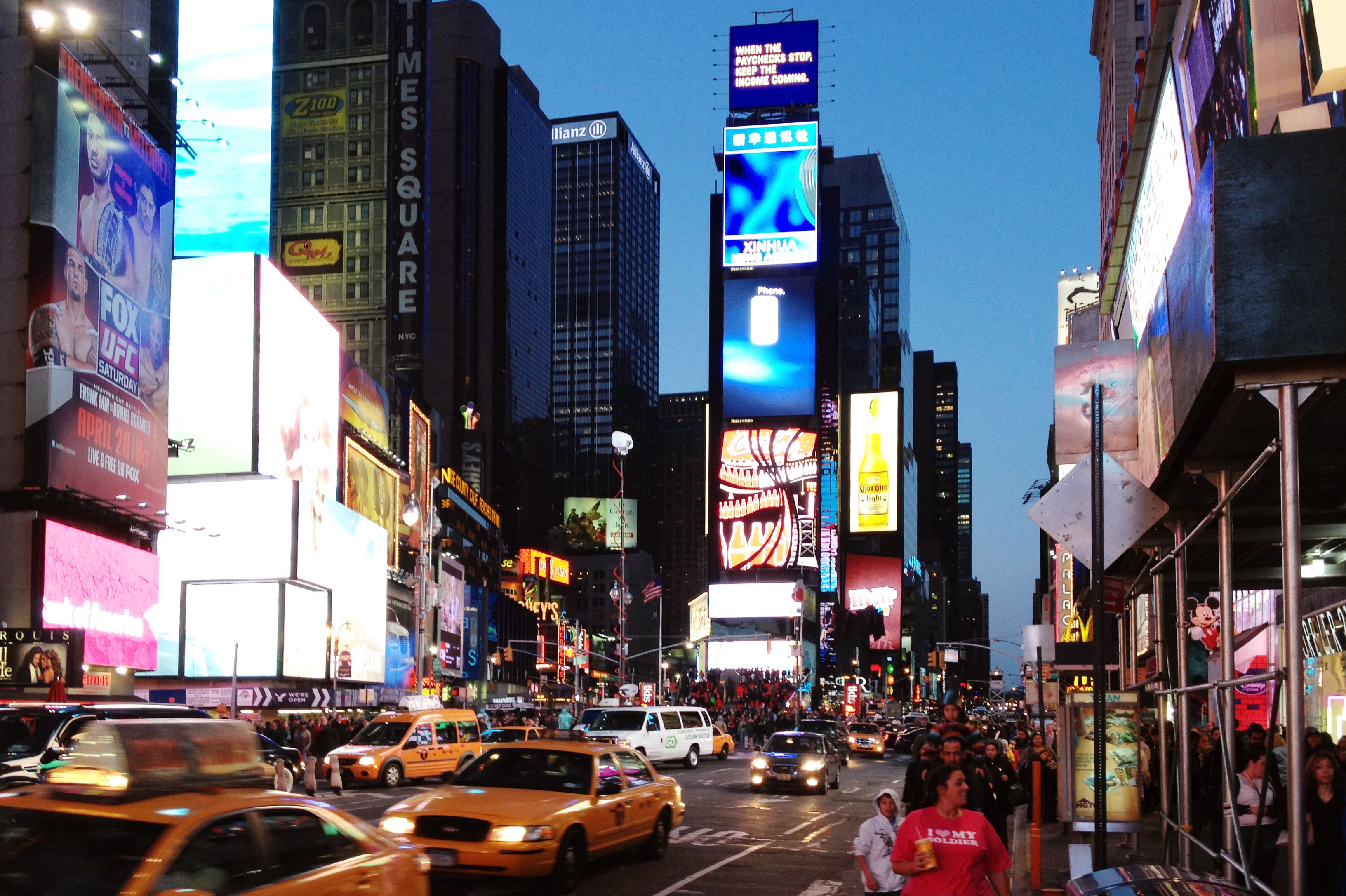 Times Square bei Nacht