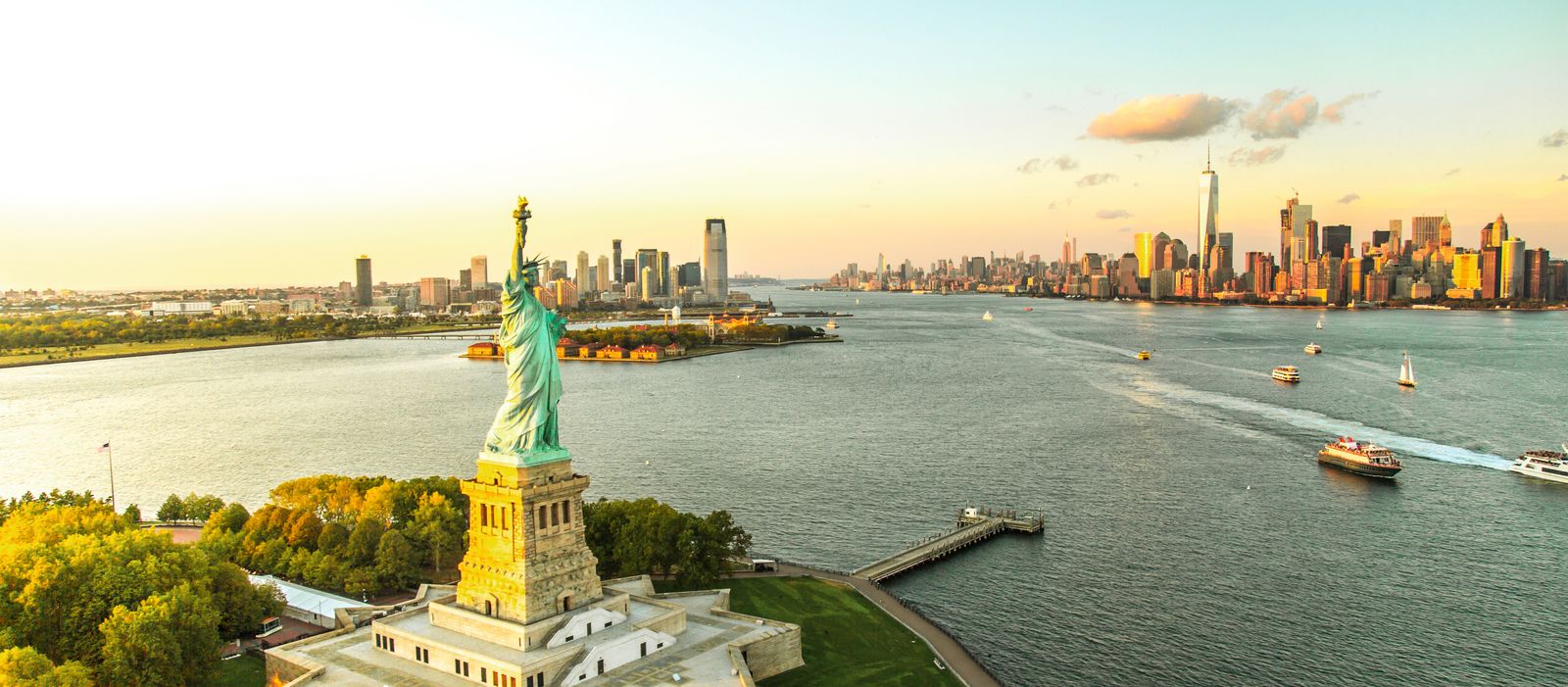 Luftaufnahme Liberty Island und der Freiheitsstatue, New York