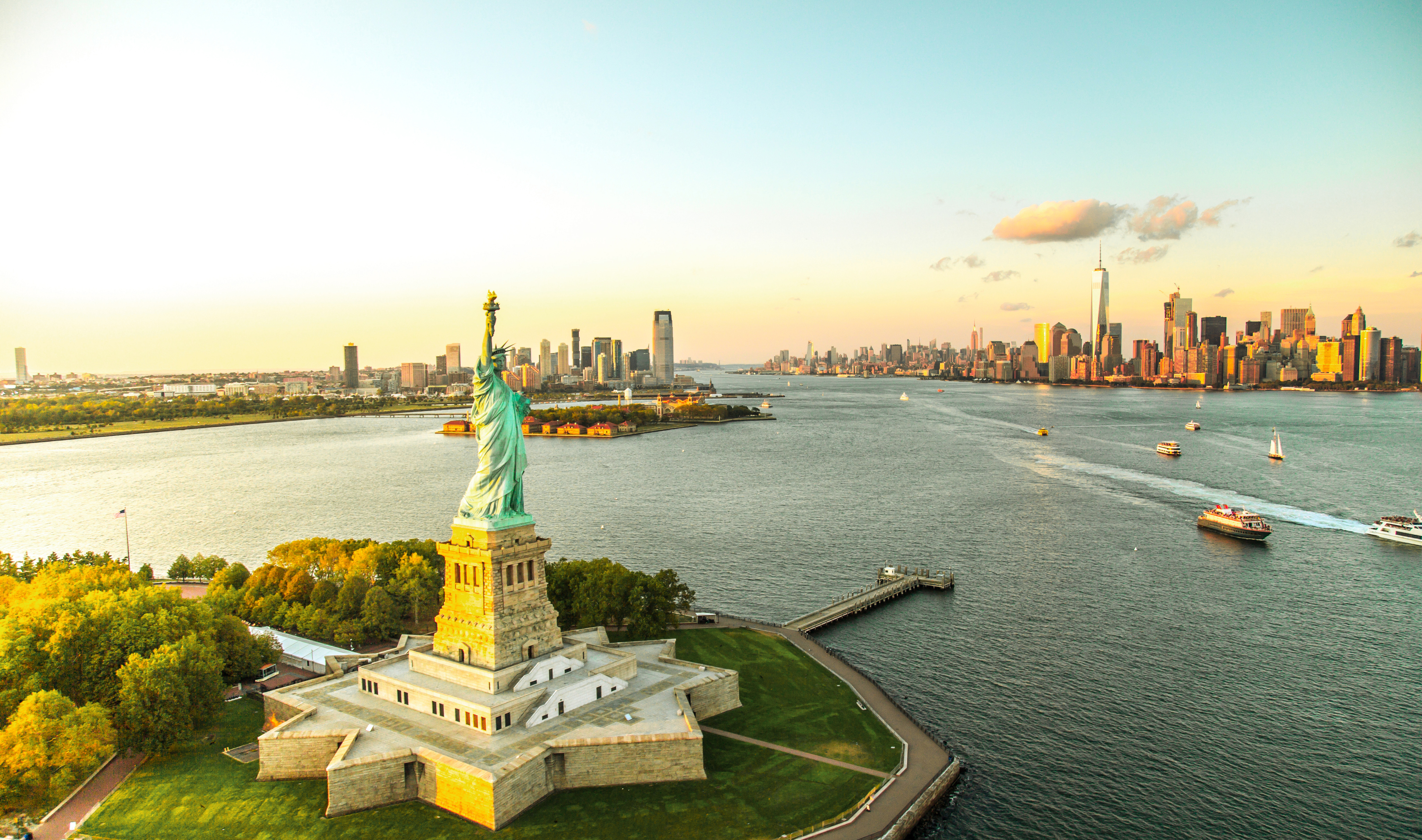 Luftaufnahme Liberty Island und der Freiheitsstatue, New York