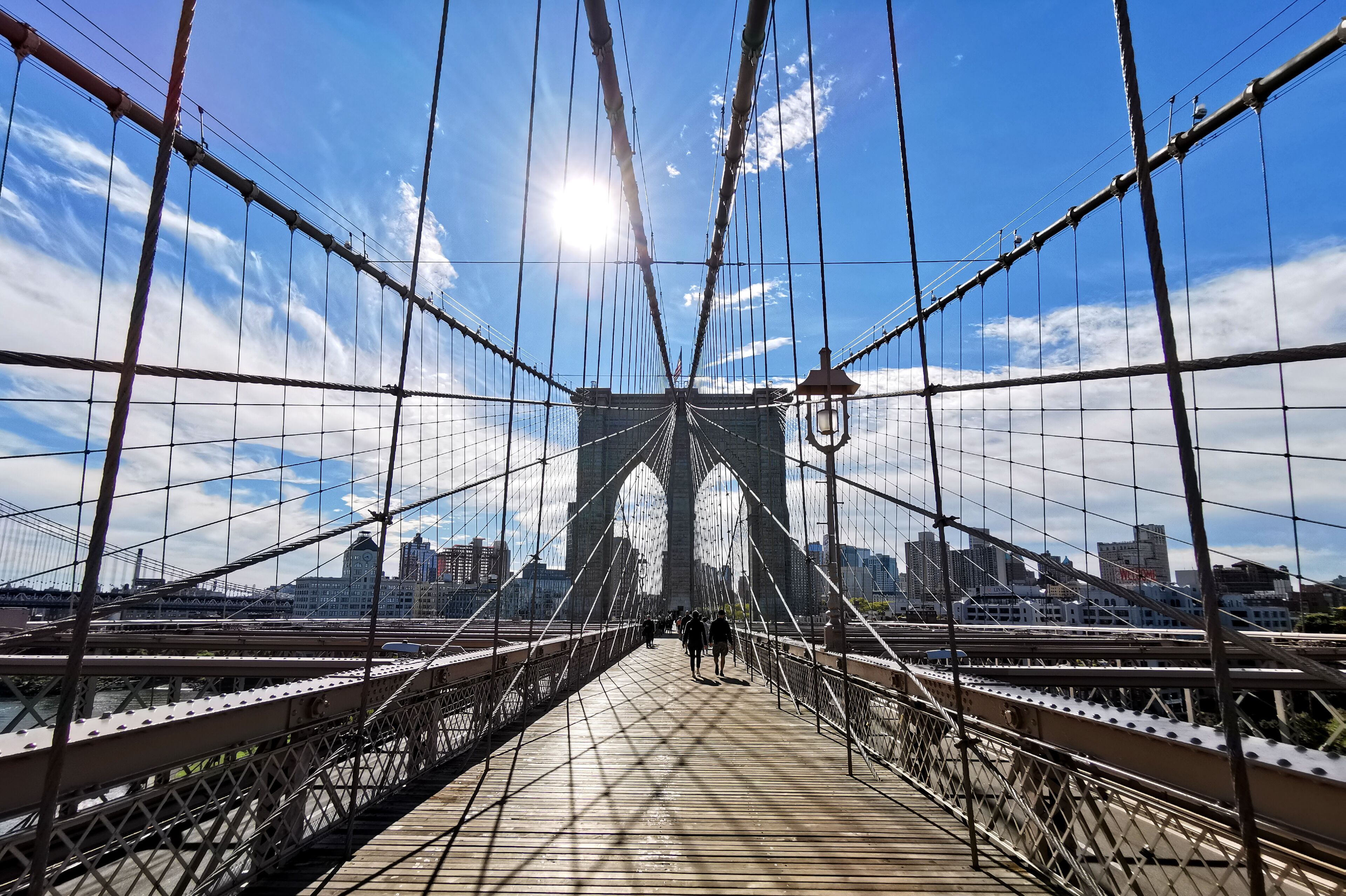 Weg über die Brooklyn Bridge von Manhattan nach Brooklyn
