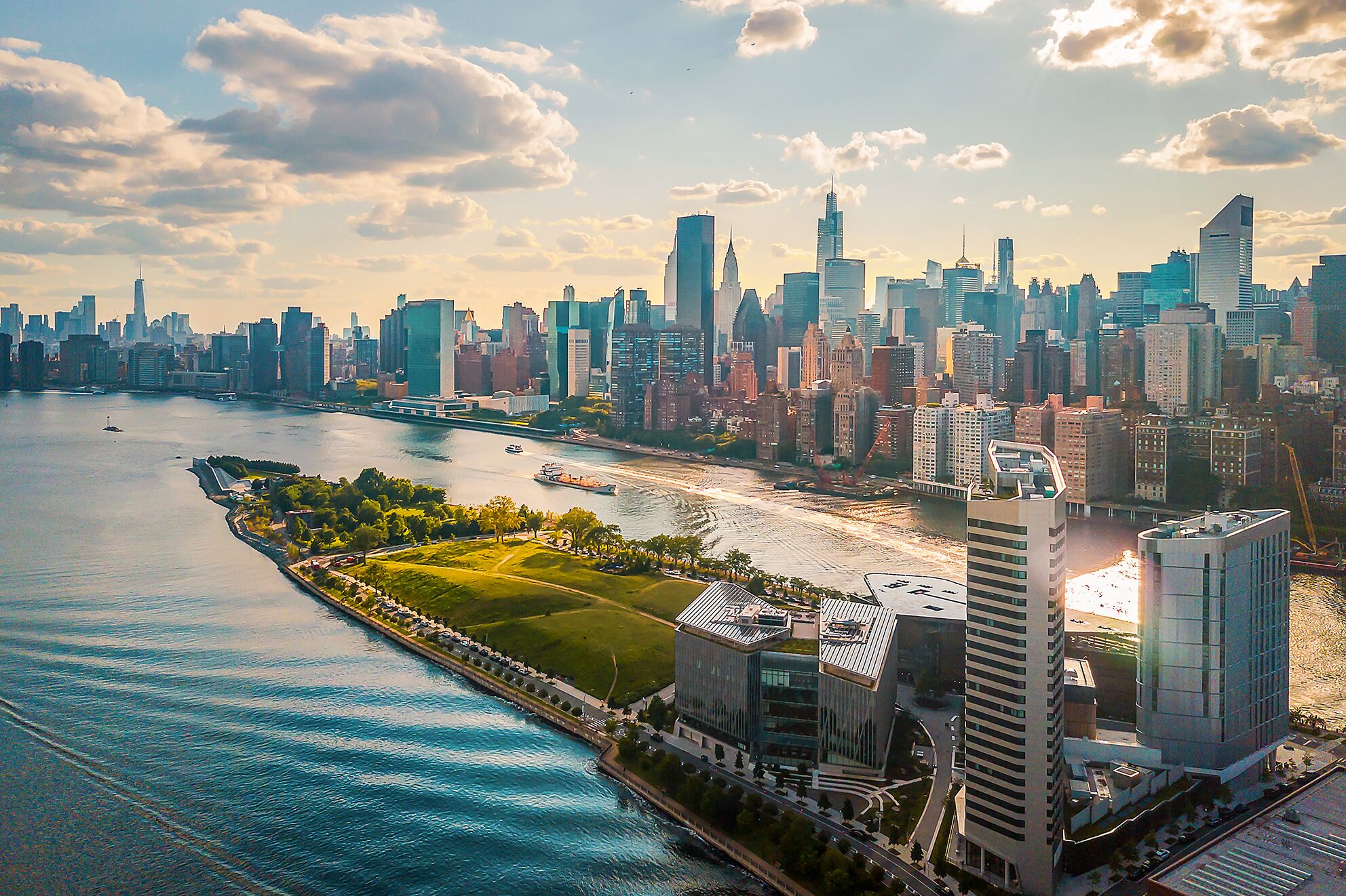 Luftbild von Roosevelt Island in Manhattan in New York