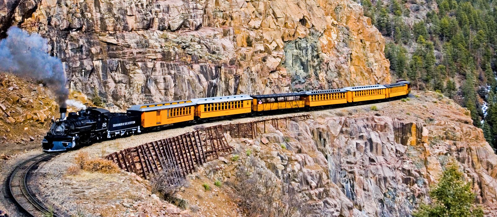 Historischer Zug in den Rocky Mountains