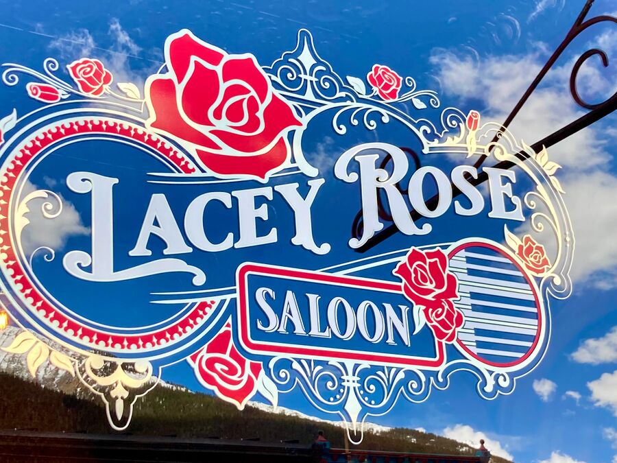 Wildwest-Nostalgie im Lacey Rose Saloon erleben