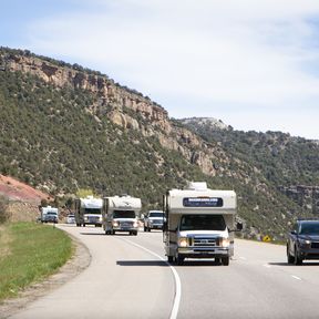 Roadbear Camper auf den Straßen von Colorado Roadbear Camper auf den Straßen von Colorado