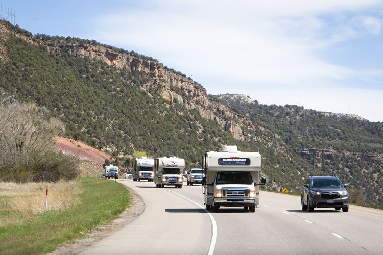 Roadbear Camper auf den Straßen von Colorado