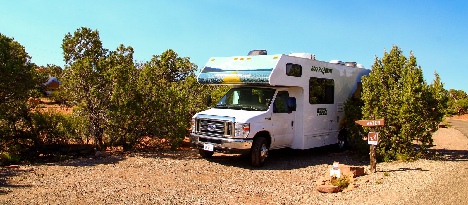 Mit dem C25 Wohnmobil von Cruise America auf dem Saddlehorn Campground am Colorado National Monument